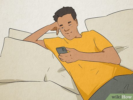 Show off your sense of humor so she knows you’re fun to be around.